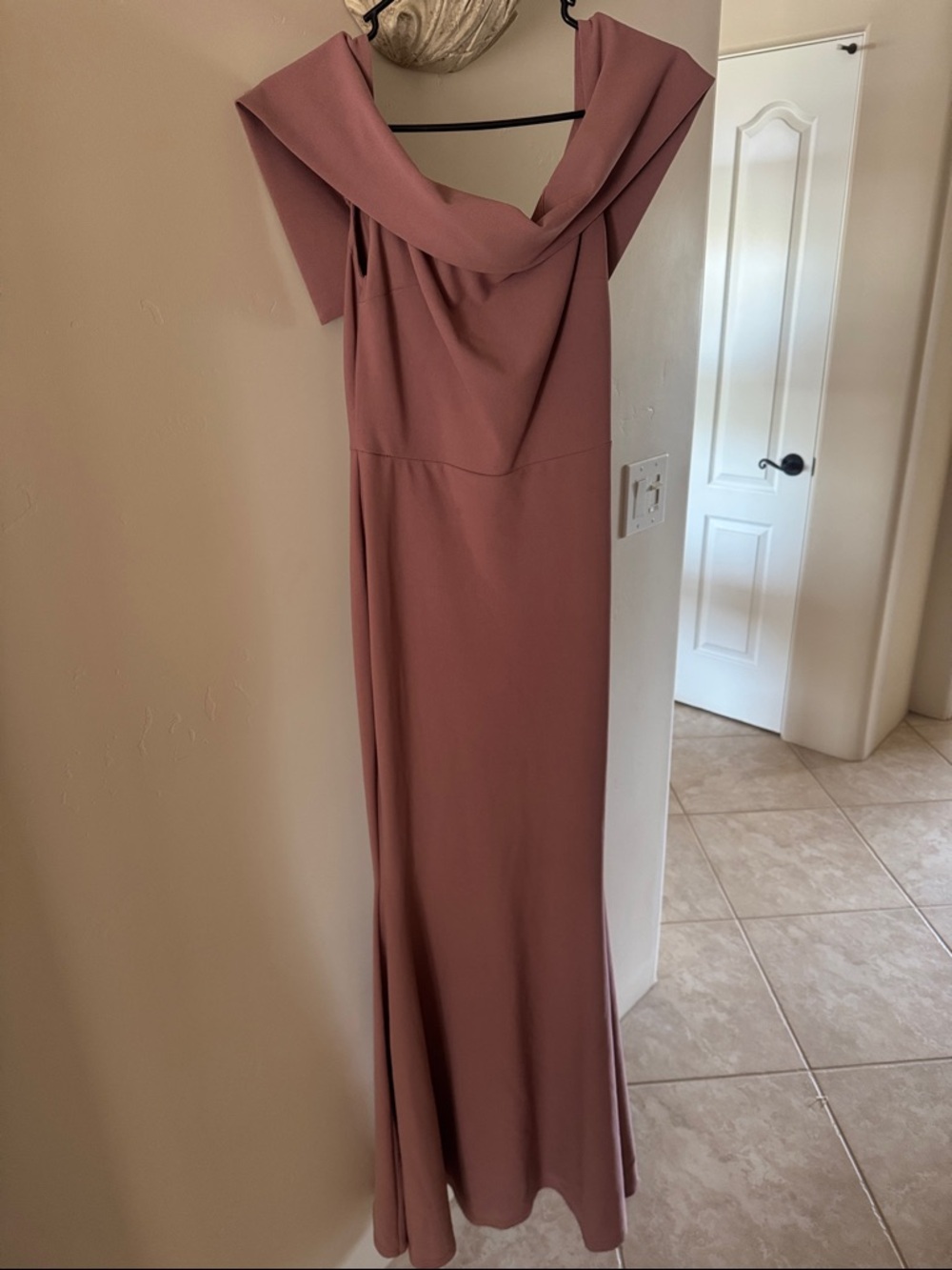 Elegant Rose-Mauve Off-Shoulder Evening Dress